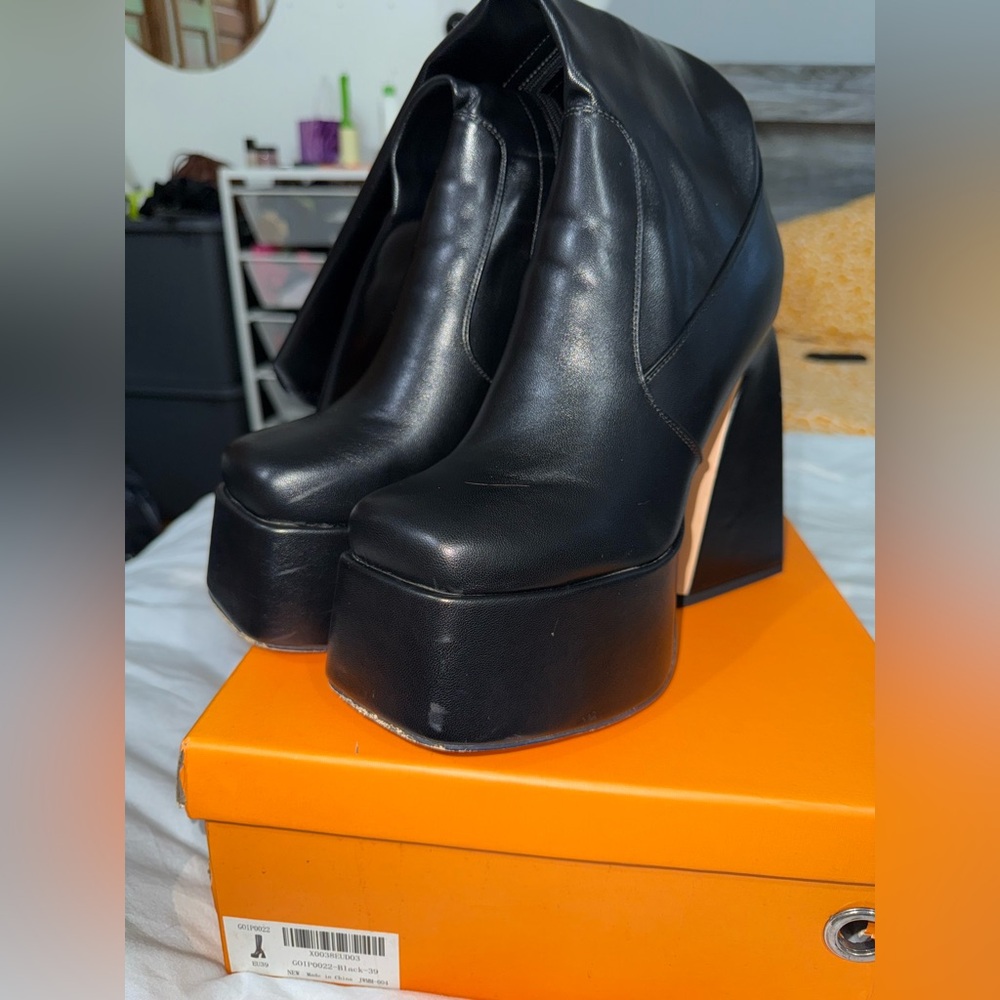 Black Chunky Platform Boots